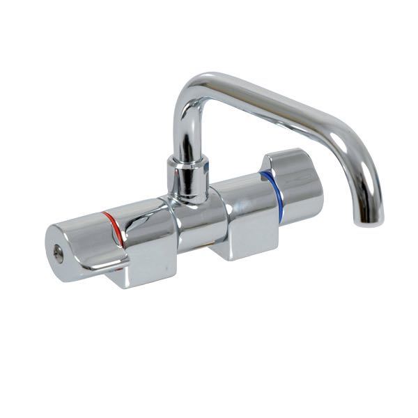 Forkromet Barka blandingsbatteri i flot design, set fra siden.