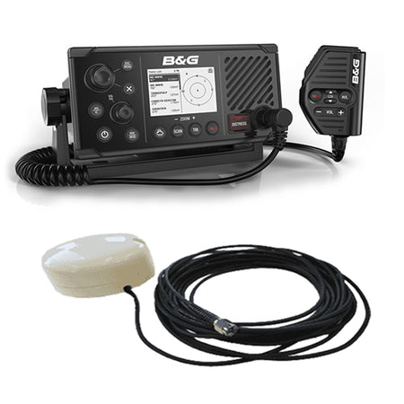 B&G V60-B VHF radio med AIS, installeret i bådens førerhus