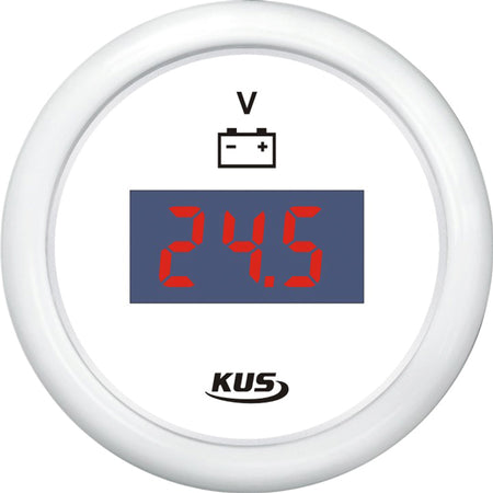 Kus digital voltmeter i hvid, vist i frontvinkel, til bådbrug.