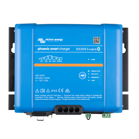 Victron Phoenix Smart IP43 lader set forfra, ideel til bådbrug.