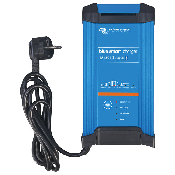 Victron Blue Smart lader 12V 15Amp i pakke, klar til brug.