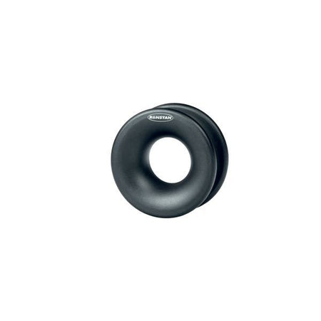 Ronstan low friction ring i nærbillede, vises fra siden med tov tilsluttet.