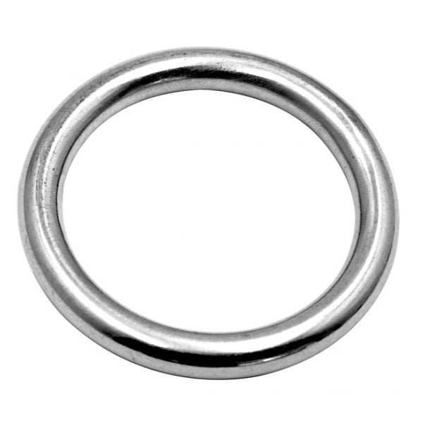 SeaTec ring i rustfrit stål på hvid baggrund
