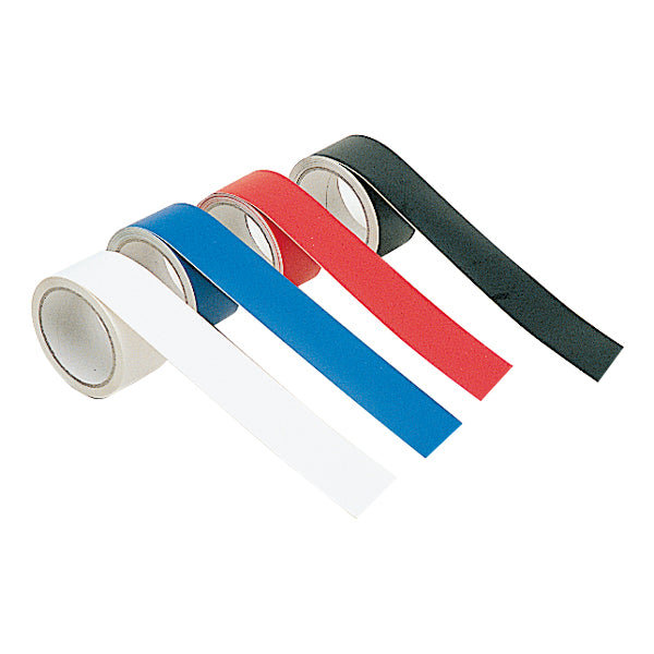 SeaTec dekotape af 50 mm bredde, vist i brug på en båd