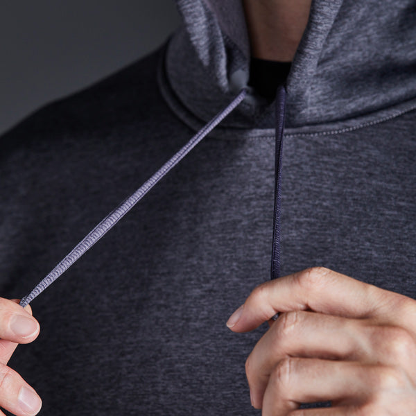 Nærbillede af komfortable ærmer på hoodie