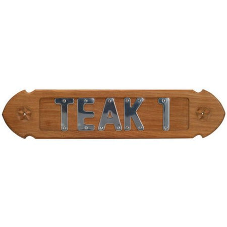 Roca teak skilt nummer 7, monteret på båd